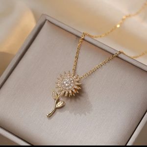 Double Layer Rotable Sunflower Necklace For Women
